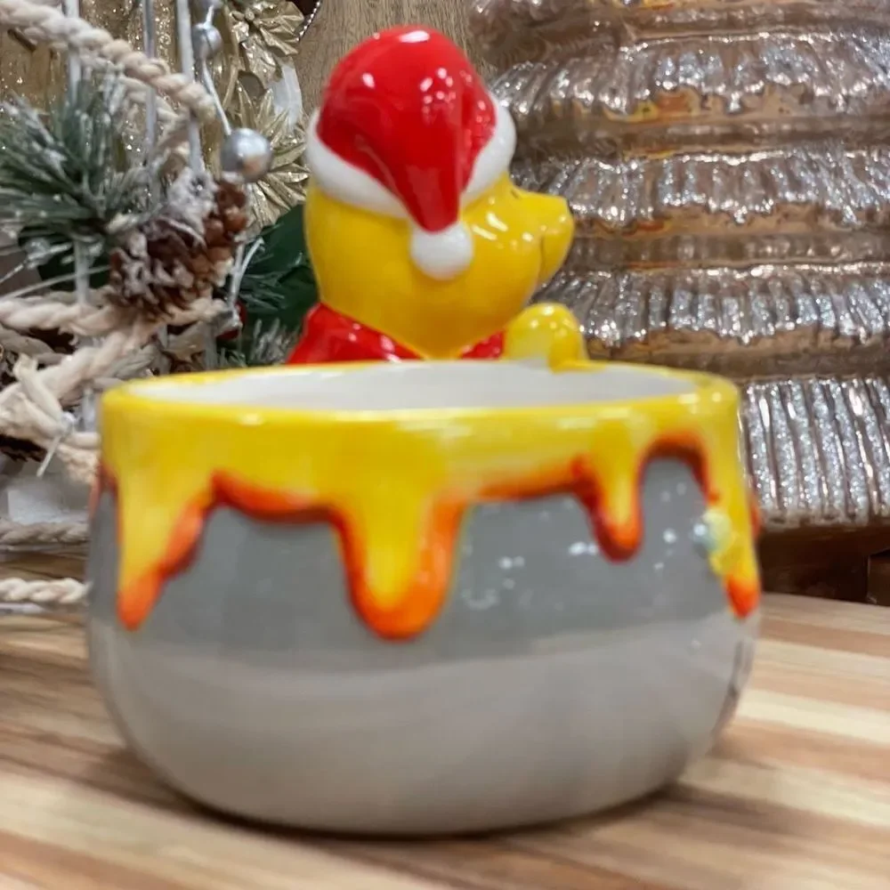 NWT Disney Winnie The Pooh with Santa Hat Glossy Ceramic Yellow Red Hunny Bowl